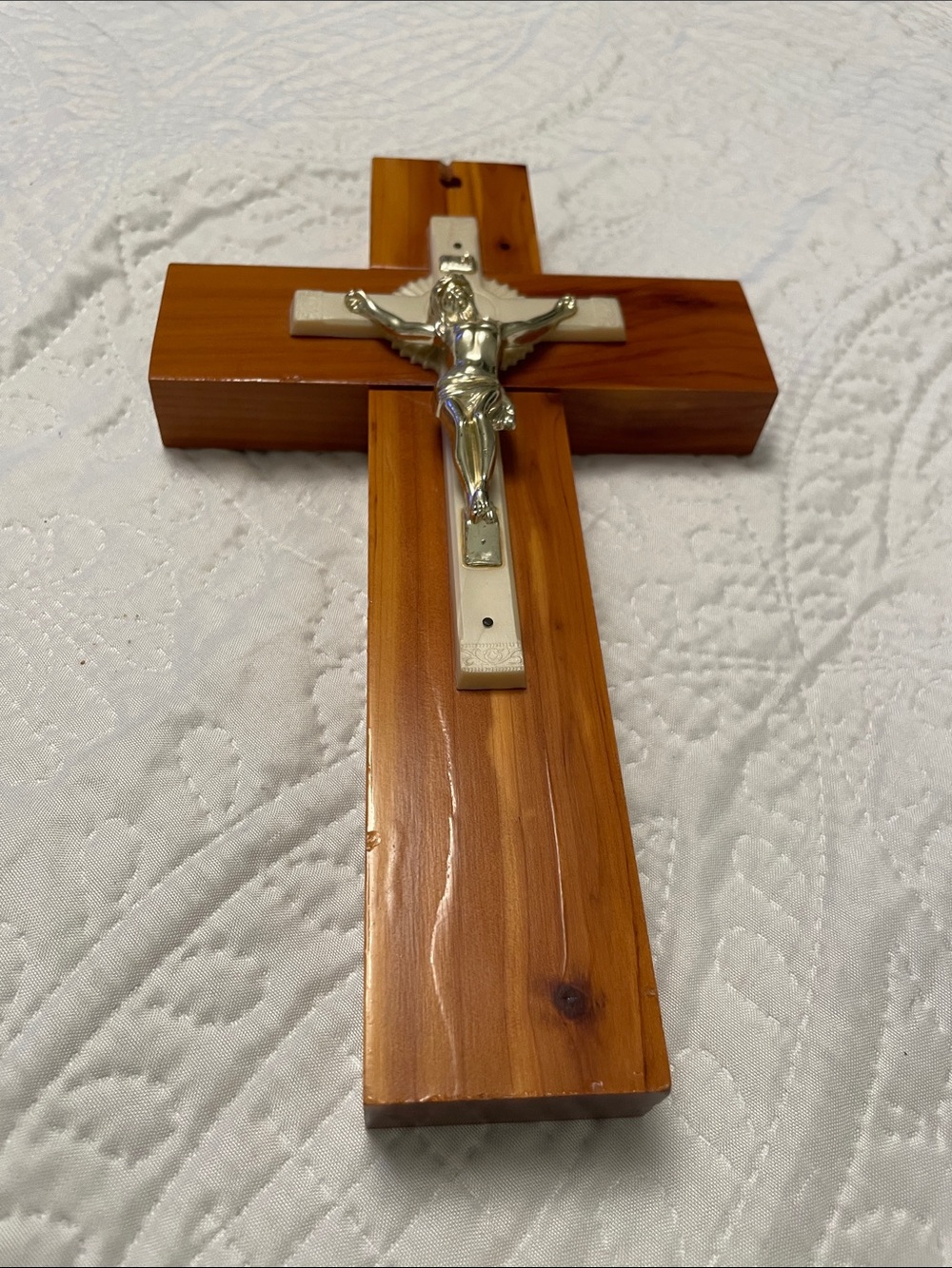 Vintage Wooden Crucifix with Plastic Accents from Mackinaw City, Mich. Souvenir